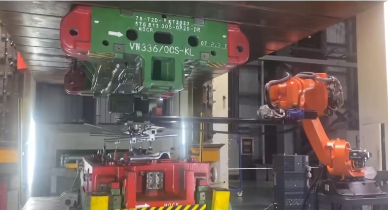 新能源汽車鈑金沖壓自動(dòng)化產(chǎn)線